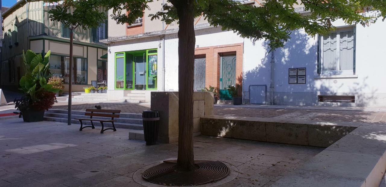Au 36, Les Apparts Hotel Joigny Luaran gambar