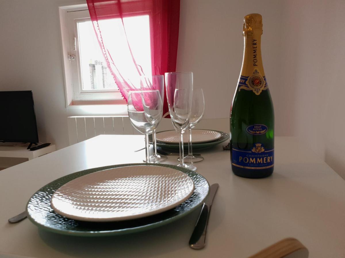 Au 36, Les Apparts Hotel Joigny Luaran gambar